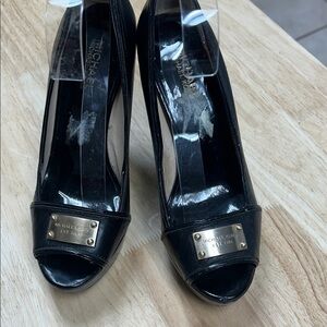 Michael Kors Elegant Black Heels with Gold Detail